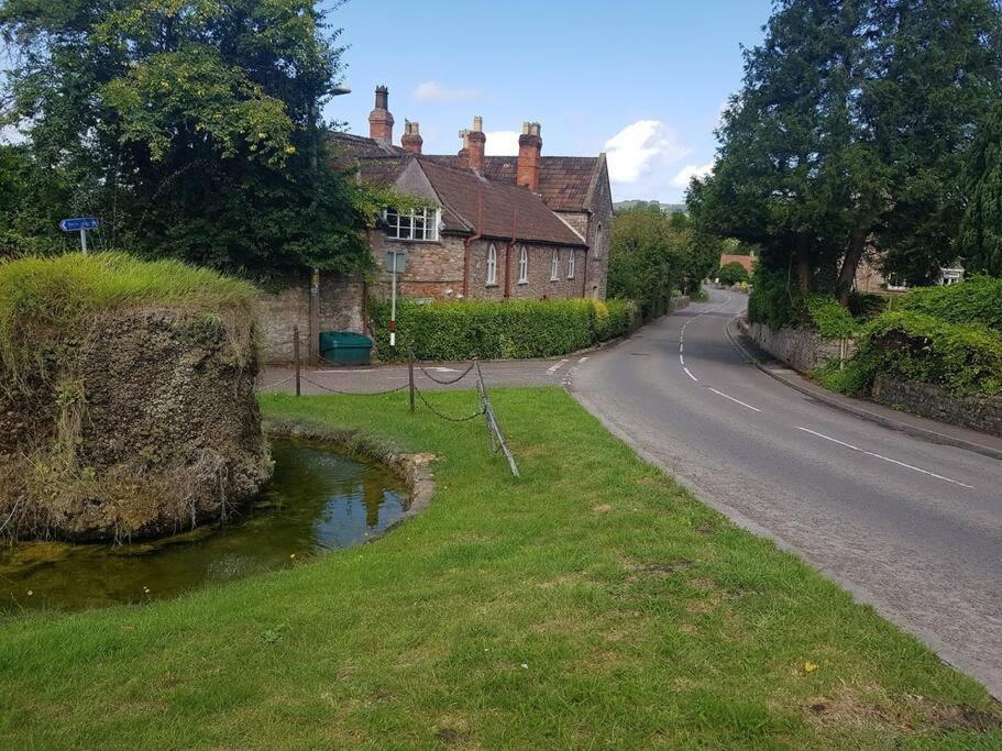 Cosy Studio Retreat In Wells, Somerset Bagian luar foto